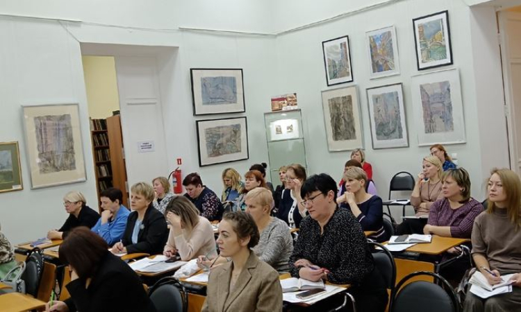 В Новгородской областной универсальной научной библиотеке состоялось совещание директоров государственных и муниципальных библиотек