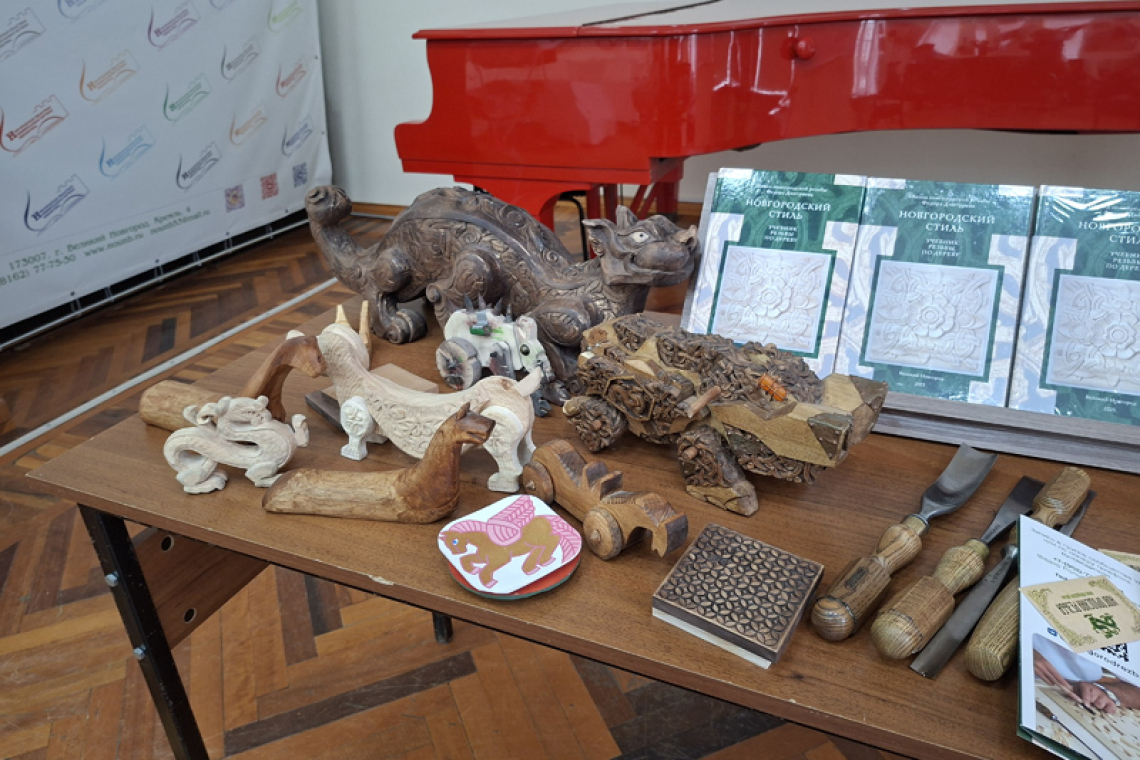 Встреча с авторами учебника резьбы по дереву «Новгородский стиль»